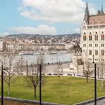 아파트 Breathless View Parliament 2 Luxury With Terrace Free Parking Reservation Needed 부다페스트