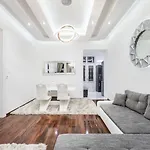 Breathless View Parliament 2 Luxury With Terrace Free Parking Reservation Needed 아파트 *