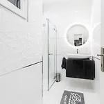 Breathless View Parliament 2 Luxury With Terrace Free Parking Reservation Needed 아파트