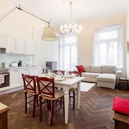 Apartment Breathless View Parliament 2 Luxury With Terrace Free Parking Reservation Needed
