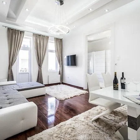 Breathless View Parliament 2 Luxury With Terrace Free Parking Reservation Needed Apartment Budapest