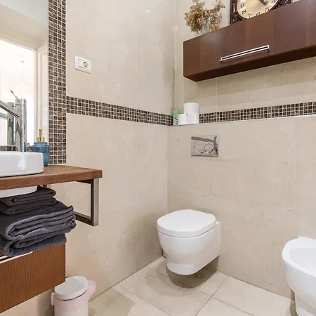 Amora Homes Breathless View Parliament 2 Luxury With Terrace Free Parking Reservation Needed