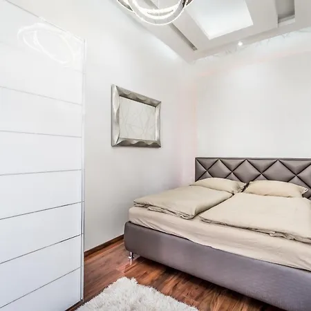 Amora Homes Breathless View Parliament 2 Luxury With Terrace Free Parking Reservation Needed