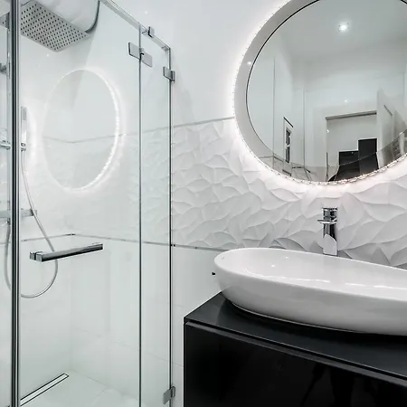 Amora Homes Breathless View Parliament 2 Luxury With Terrace Free Parking Reservation Needed *