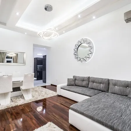 Amora Homes Breathless View Parliament 2 Luxury With Terrace Free Parking Reservation Needed *