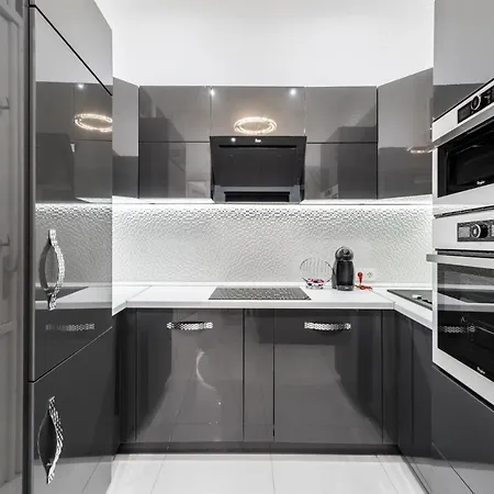 Amora Homes Breathless View Parliament 2 Luxury With Terrace Free Parking Reservation Needed