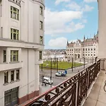 Breathless View Parliament 2 Luxury With Terrace Free Parking Reservation Needed Budapesta