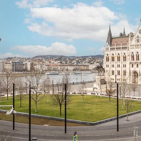 Breathless View Parliament 2 Luxury With Terrace Free Parking Reservation Needed شقة